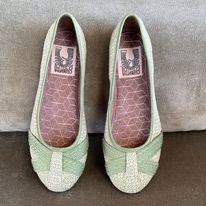 Simple Green Patterned Women's Flats